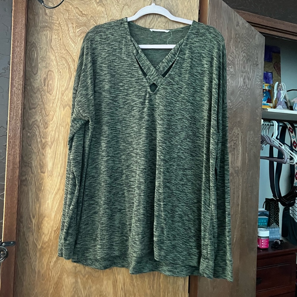 Band- Ten 6 Ten, size- 3X, bought at a local boutique, army green